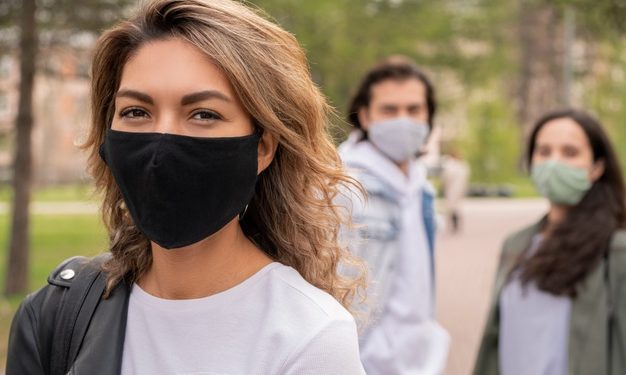 Mascherina e pelle irritata: prevenzione e cura