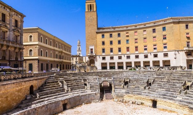 Nuova illuminazione per la chiesa di S. Croce a Lecce