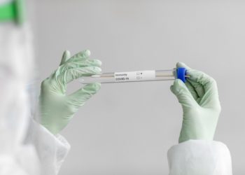 Vaccinazioni covid, Lopalco: Somministrati oltre 85% dei vaccini ricevuti