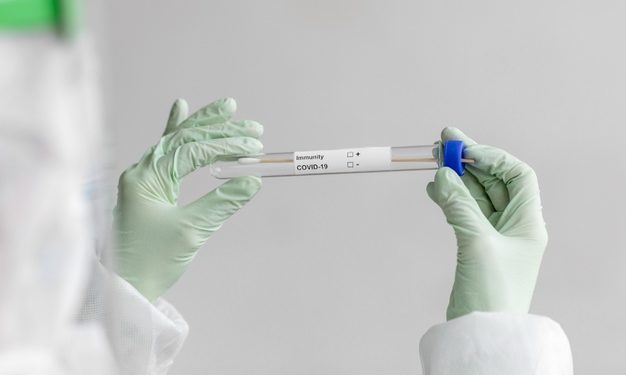 Vaccinazioni covid, Lopalco: Somministrati oltre 85% dei vaccini ricevuti