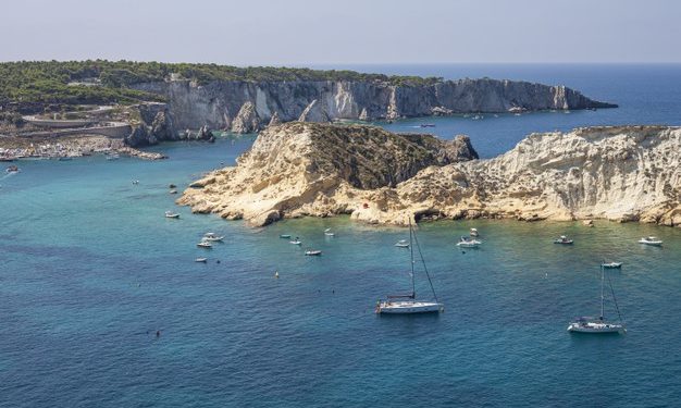 Come raggiungere una delle mete estive più amate, la Puglia