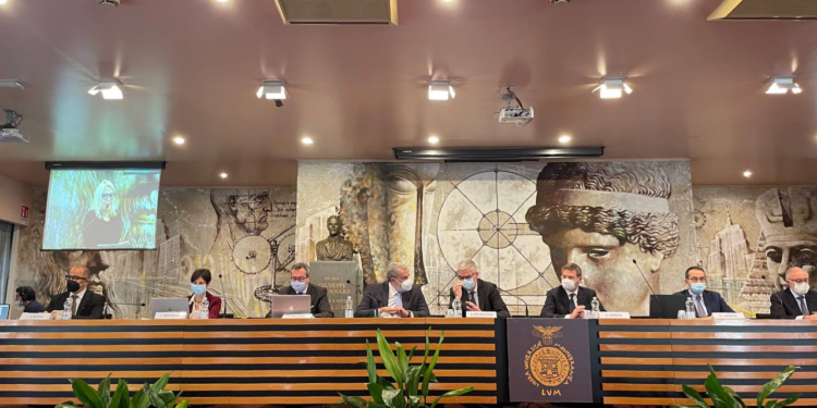 EMILIANO AL SEMINARIO LUM: “RECUPERARE IL RAPPORTO TRA AMBIENTE E SALUTE SIGNIFICA CONSERVARE L’IDENTITÀ STESSA DELLA PUGLIA”