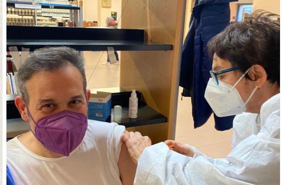 VACCINI ANTICOVID, IN POCHE ORE 12.500 PRENOTAZIONI DELLA TERZA DOSE PER LA FASCIA 18-40 (39)