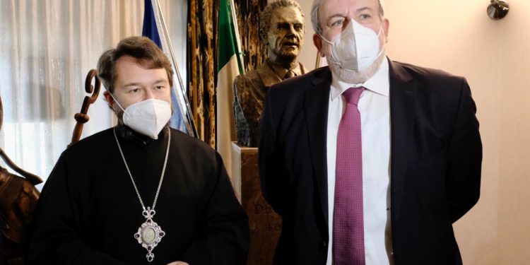 EMILIANO INCONTRA IL METROPOLITA HILARION ALLA LUM AL CONVEGNO “DIALOGO FRA RELIGIONI”: “UNA FORTE AMICIZIA TRA LA PUGLIA E LA RUSSIA CHE SPERIAMO POSSA FAVORIRE L’INCONTRO TRA IL PAPA E IL PATRIARCA A BARI”
