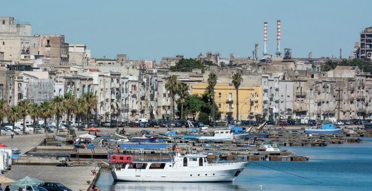 Presentato il rapporto di valutazione d’impatto sanitario per gli scenari produttivi dell’acciaieria di Taranto, condotto dall’OMS e commissionato dalla Regione Puglia