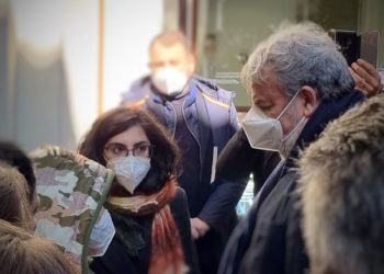 Crisi Ucraina, accolti i primi gruppi profughi. L’incontro con il presidente Emiliano: “La Puglia è casa vostra”