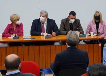 Parchi eolici offshore, Emiliano: “Avviamo confronto con le aziende per condividere le soluzioni meno impattanti per tutti”