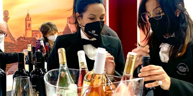 Al Vinitaly 2022 le donne dei vini di Puglia. Pentassuglia: “Forza trainante e valore aggiunto”