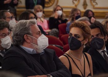 Emiliano alla serata di chiusura del Bifest 2022. L’omaggio a Morricone e Tornatore: “Avete restituito l’orgoglio del Sud”