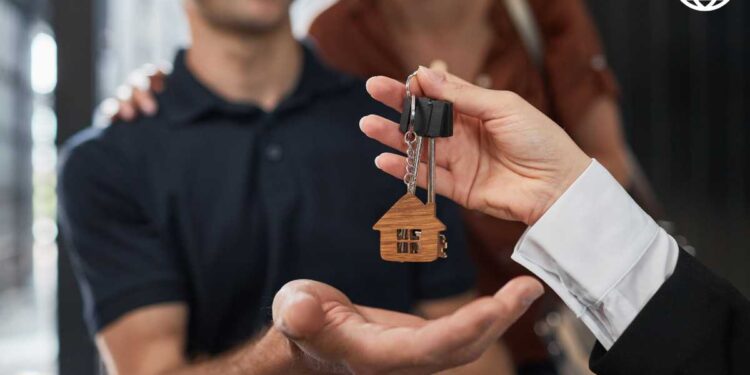 Acquistare casa su carta: sogni e cautela tra le mura ancora da costruire